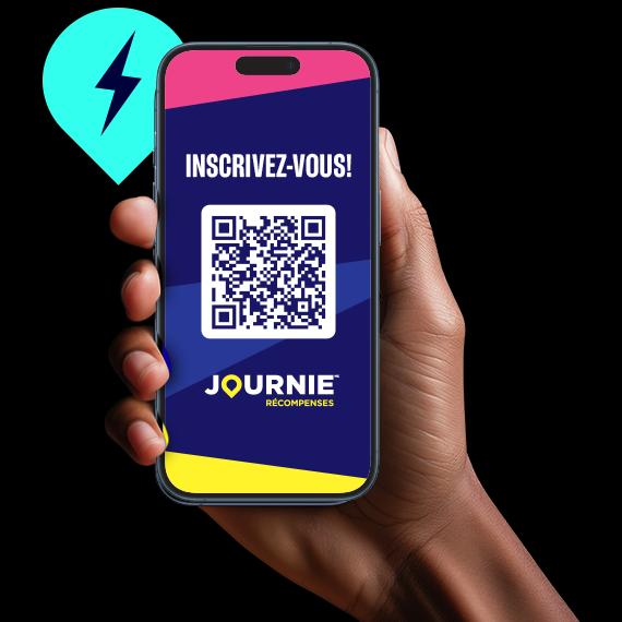 Main tenant le téléphone Journie avec un code QR indiquant "Inscrivez Vous!". Comprend l'icône EV.