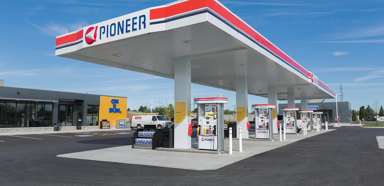 Station-service Pioneer.